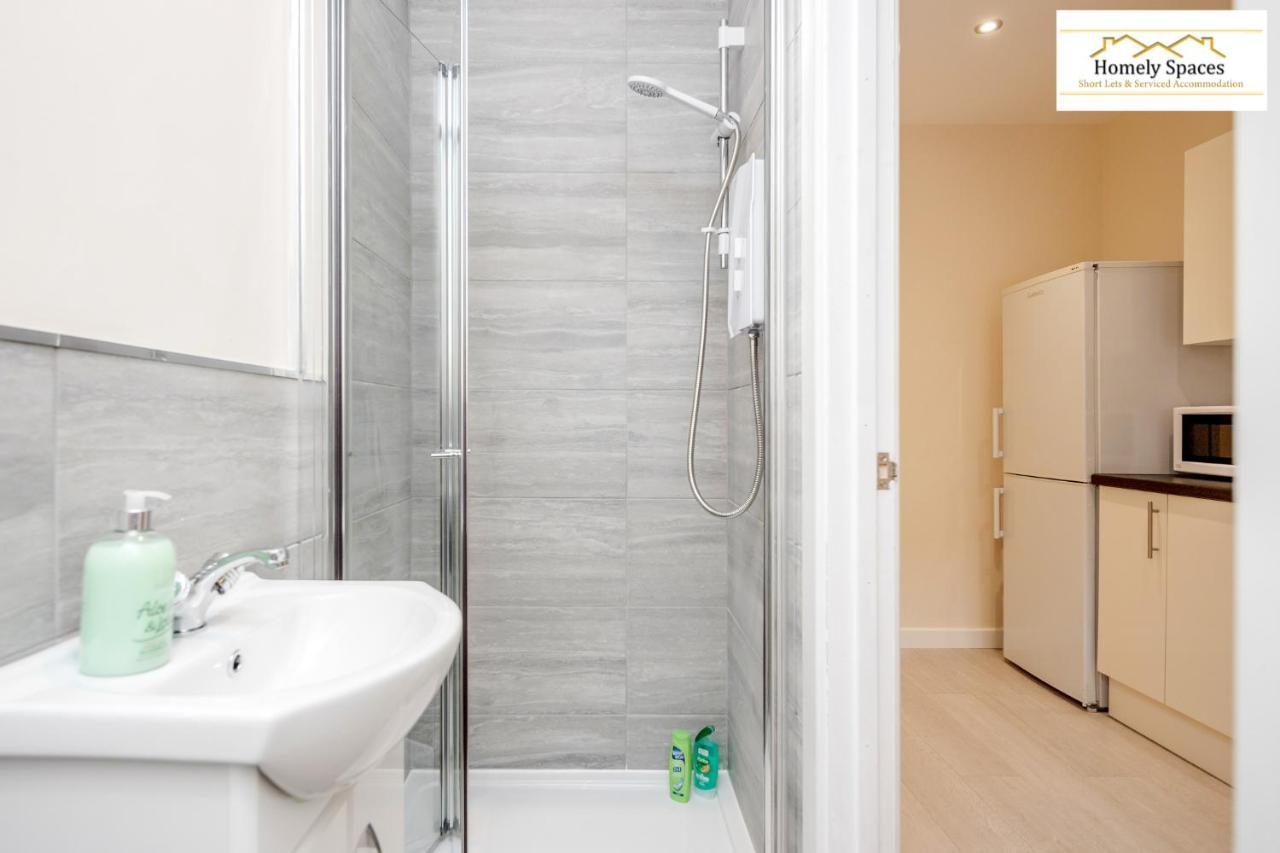 Bedford Hospital Victoria Apartments A And B By Homely Spaces Short Lets & Serviced Accommodation Exterior foto